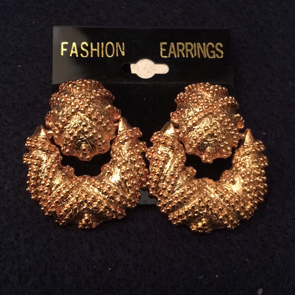 Clip earrings